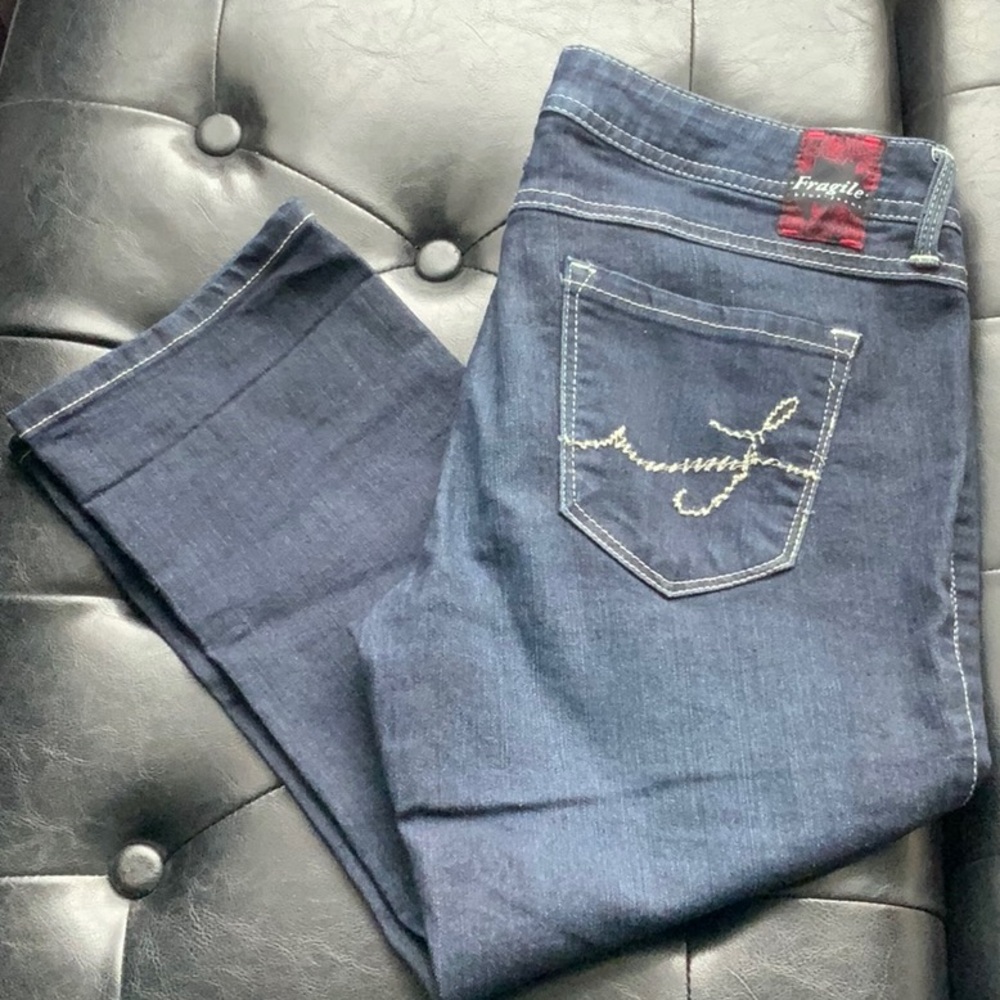 Fragile Capri Jeans Size 9
